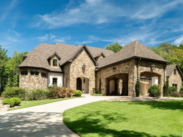 107 Cahaba Oaks Ln, Indian Springs, AL 35124