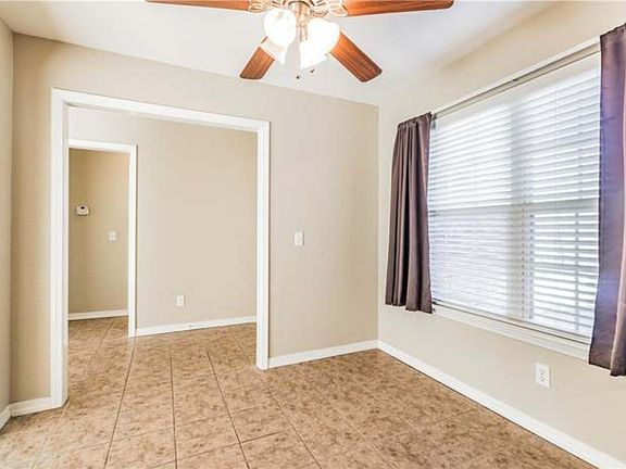 5th image of 14 Blairgowrie Dr