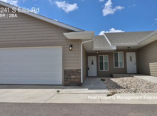 2241 S Ellis Rd, Sioux Falls, SD 57106