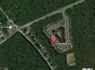 23 Daremy Cir, Medford, NY 11763