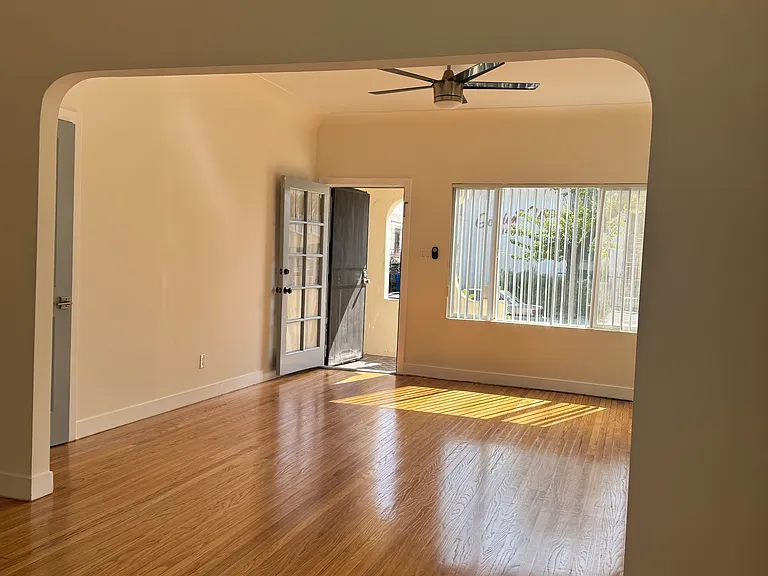 1147 Gordon St — Photo 5