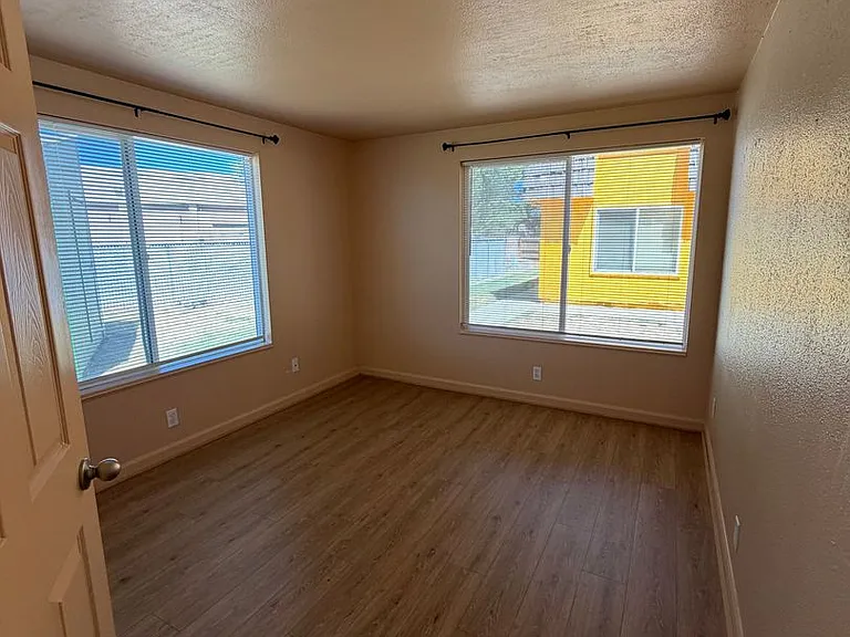2124 Arthur St #19 — Photo 4