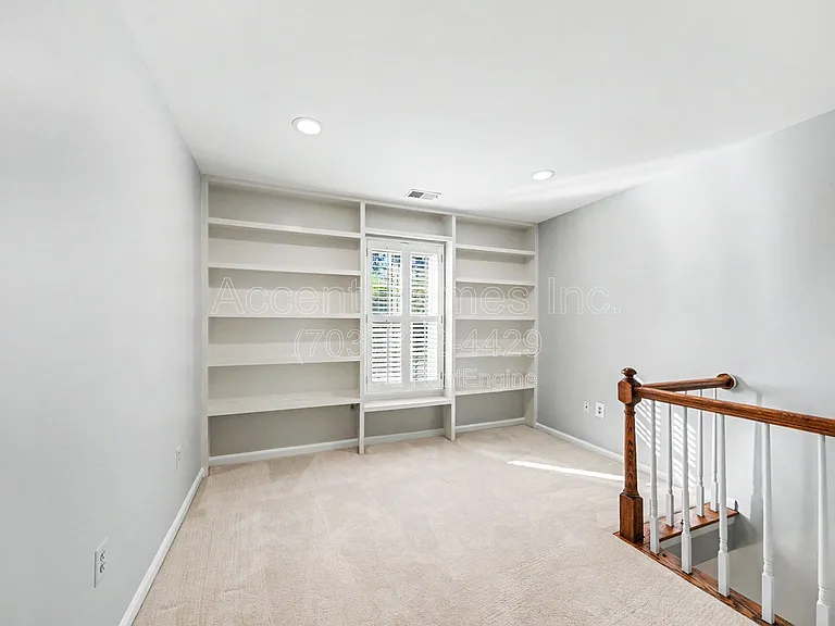 8942 Kenilworth Dr — Photo 13