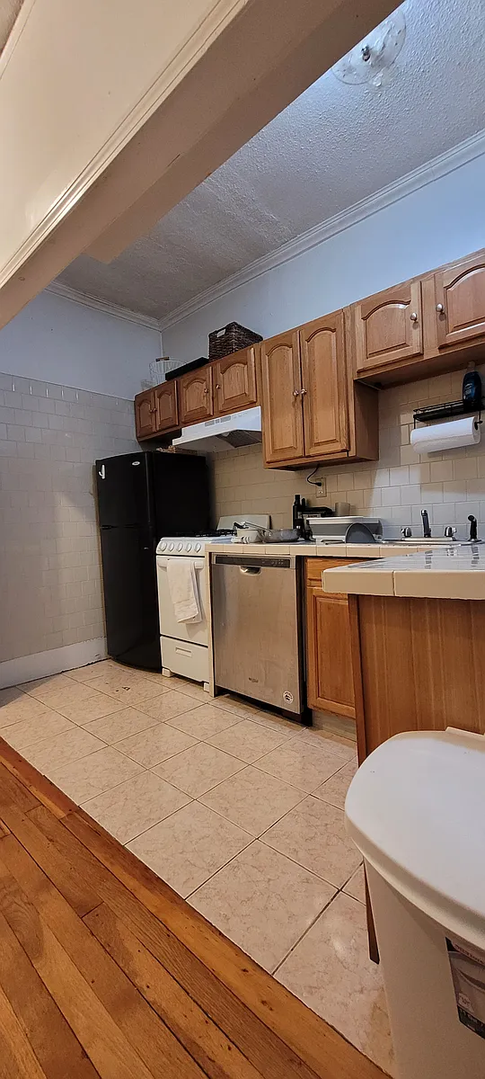 Building Photo - 39 Hemenway St #17