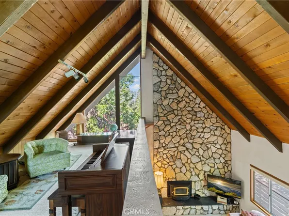 27219 Bernina Dr, Lake Arrowhead, CA 92352