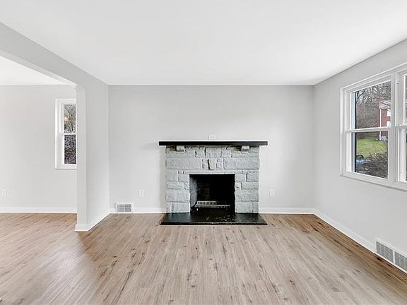 3rd image of 11532 Gardenia Dr