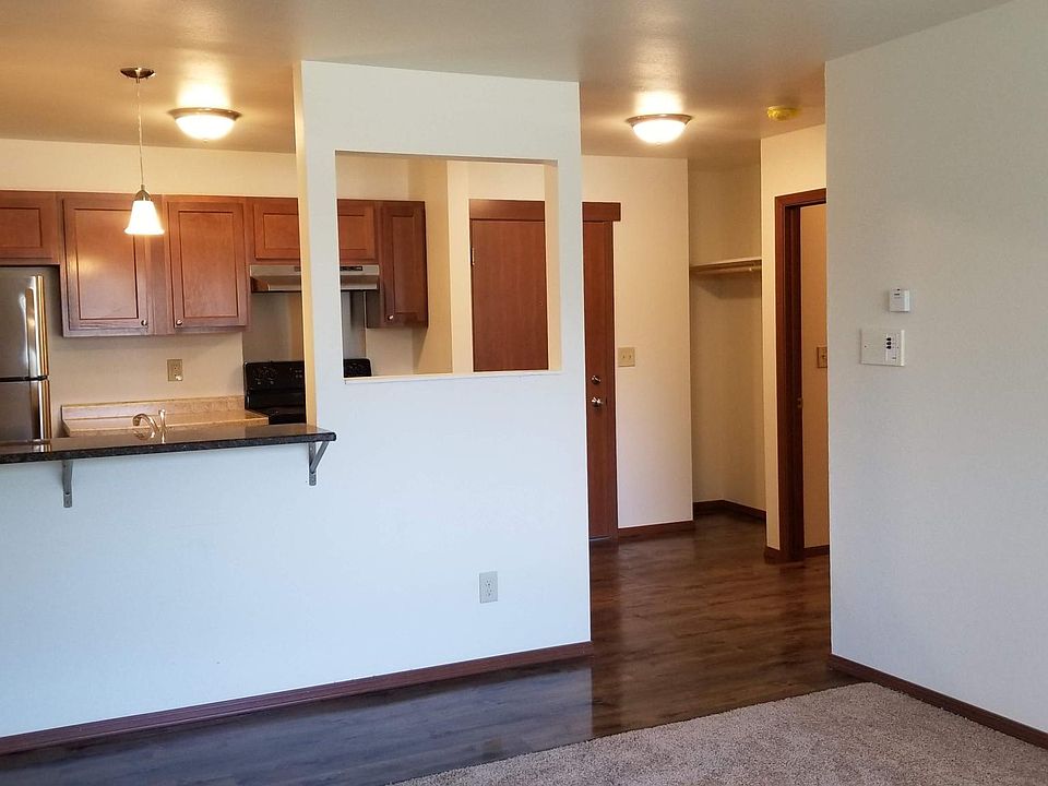 1st image of 420 Vine St APT 2
