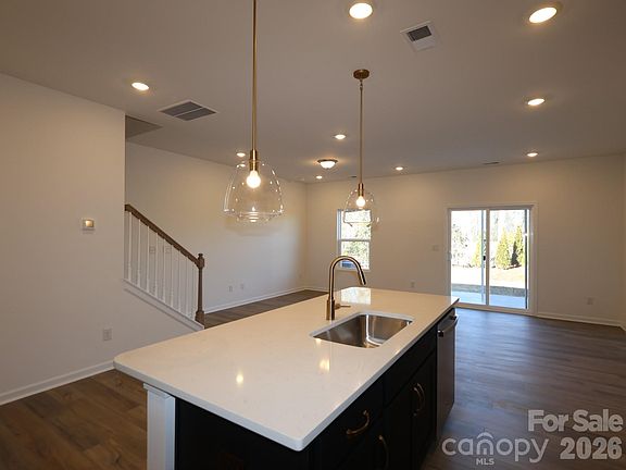 4th image of 1152 Overbrook Pl