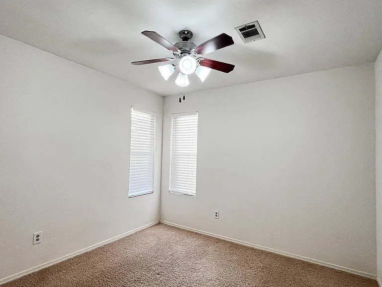 1318 Point West Dr — Photo 10