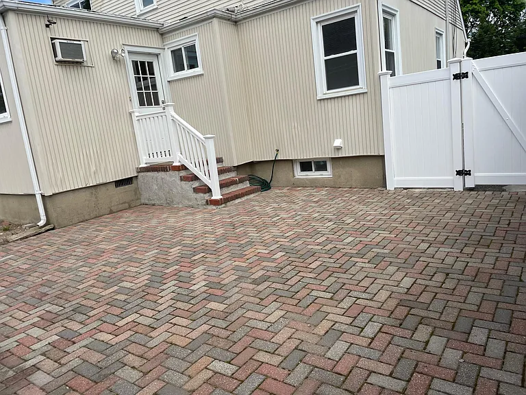 101 Hillside Ln S — Photo 21