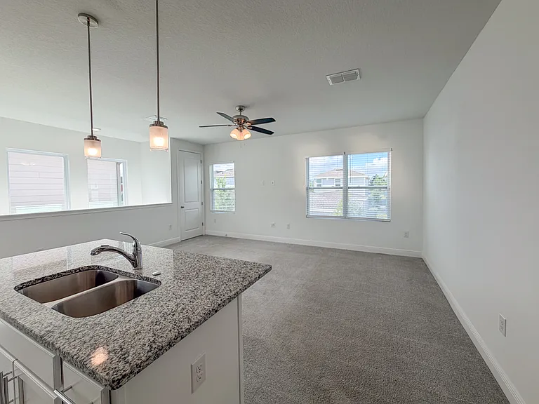 2960 Scout St — Photo 5