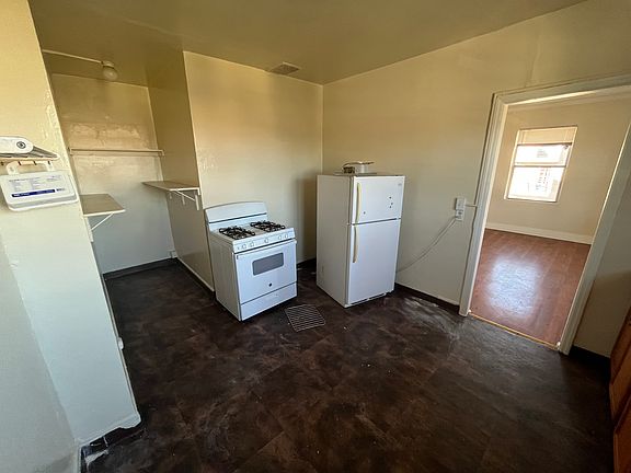 4th image of 3704 W 4th St APT 406