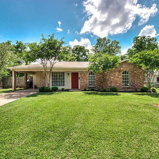 1902 Saturn St — Photo 2