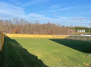 8051 Summit Park Dr, Pfafftown, NC 27040
