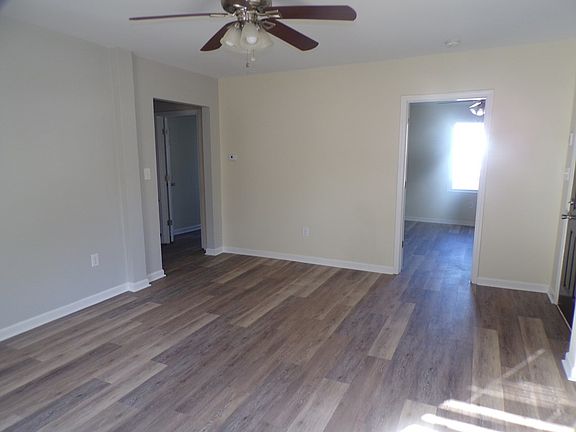 3rd image of 642 Franklin St