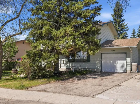 2338 Easthill, Saskatoon, SK S7J 3E5