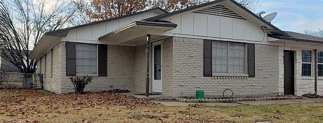 1st image of 215 N Bernice Dr