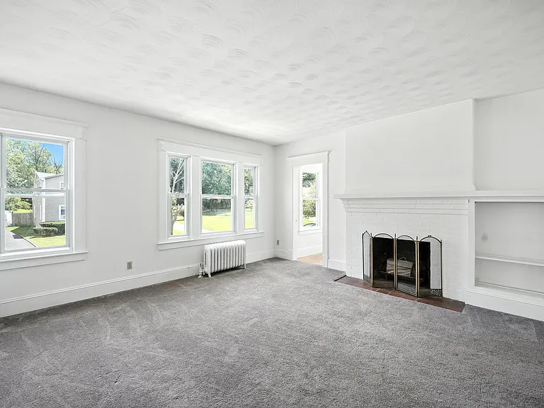 126 Woodside Ter #126 — Photo 3