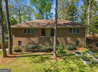 725 Nix Dr, Gainesville, GA 30501