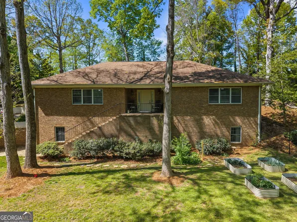 725 Nix Dr, Gainesville, GA 30501