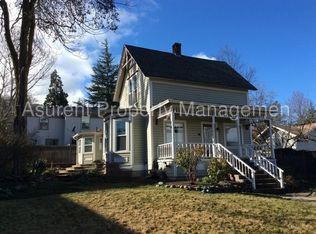 325 N Main St, Ashland, OR 97520