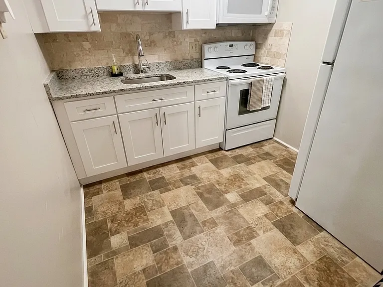 Full view of the kitchen