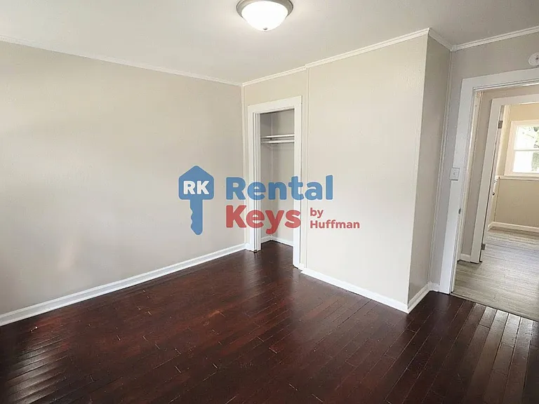 2417 2419 N Harlan Avenue — Photo 13