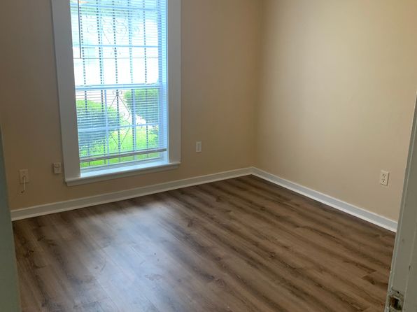 40 Cedar Pl