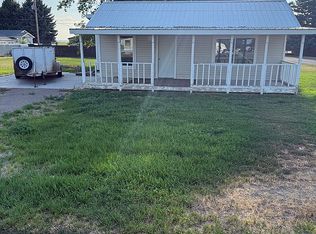 608 1st St E, Hansen, ID 83334