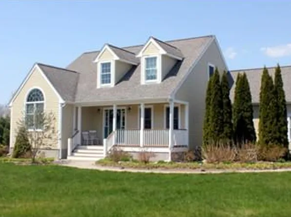 11 Mark Dr, Fairhaven, MA 02719