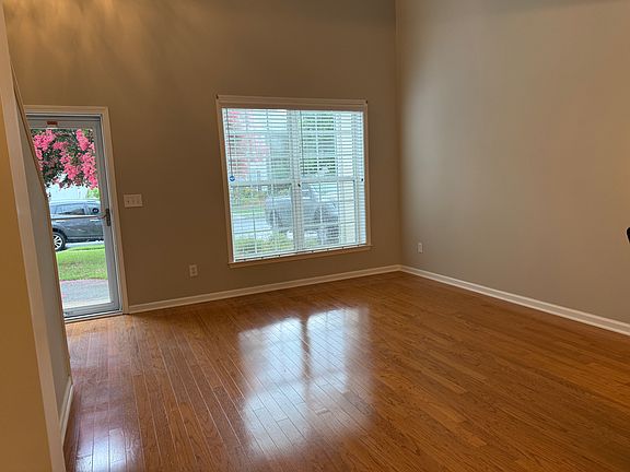 3rd image of 3810 Timbercreek Cir