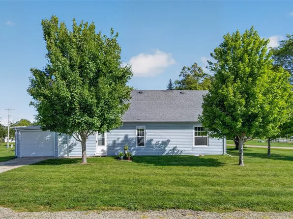 912 South St, Yale, IA 50277