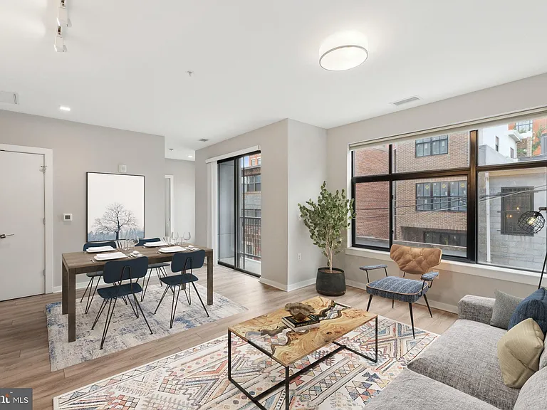 911 2nd St NE #207 — Photo 4