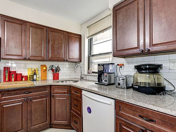 5th image of 2787 John F Kennedy Blvd APT 311