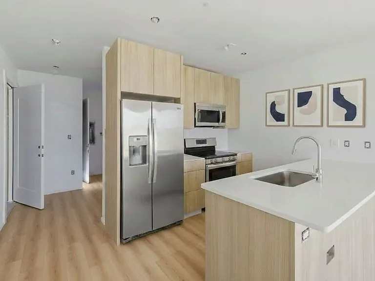 1025 Commonwealth Ave #302 — Photo 2