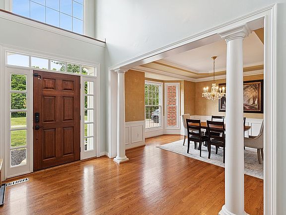 5th image of 8249 Castle Pines Ln