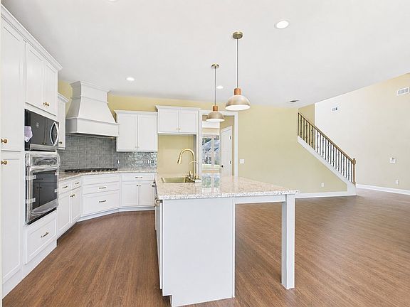 5th image of 10316 Emerson Way