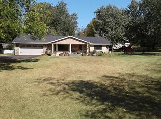 5570 S Edinbourgh Dr, New Berlin, WI 53146