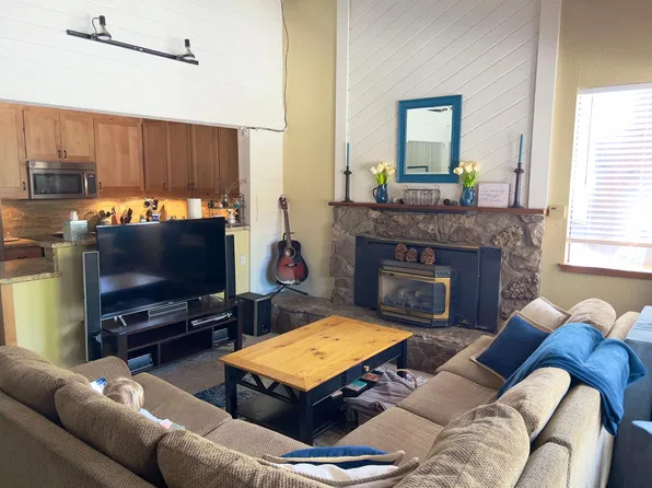 141 Arrowhead Dr #2, Mammoth Lakes, CA 93546