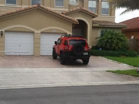 7903 NW 111th Ct, Miami, FL