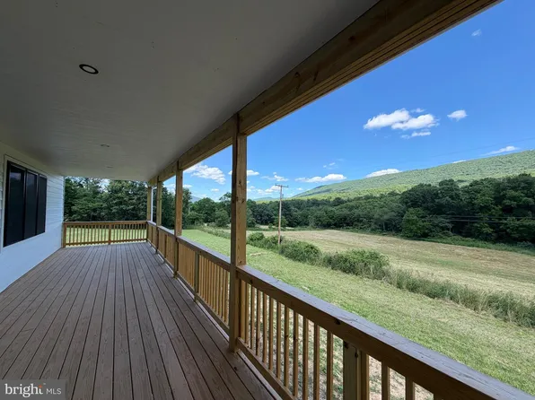 1854 Middle Cove Rd, Mathias, WV 26812