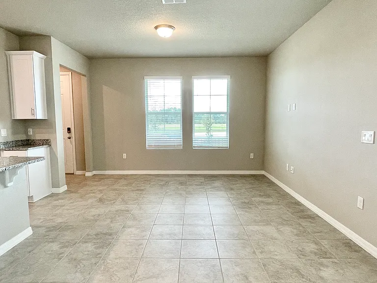 332 S Zuni Rd — Photo 7