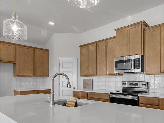 4th image of 1901 Pinemont View Dr