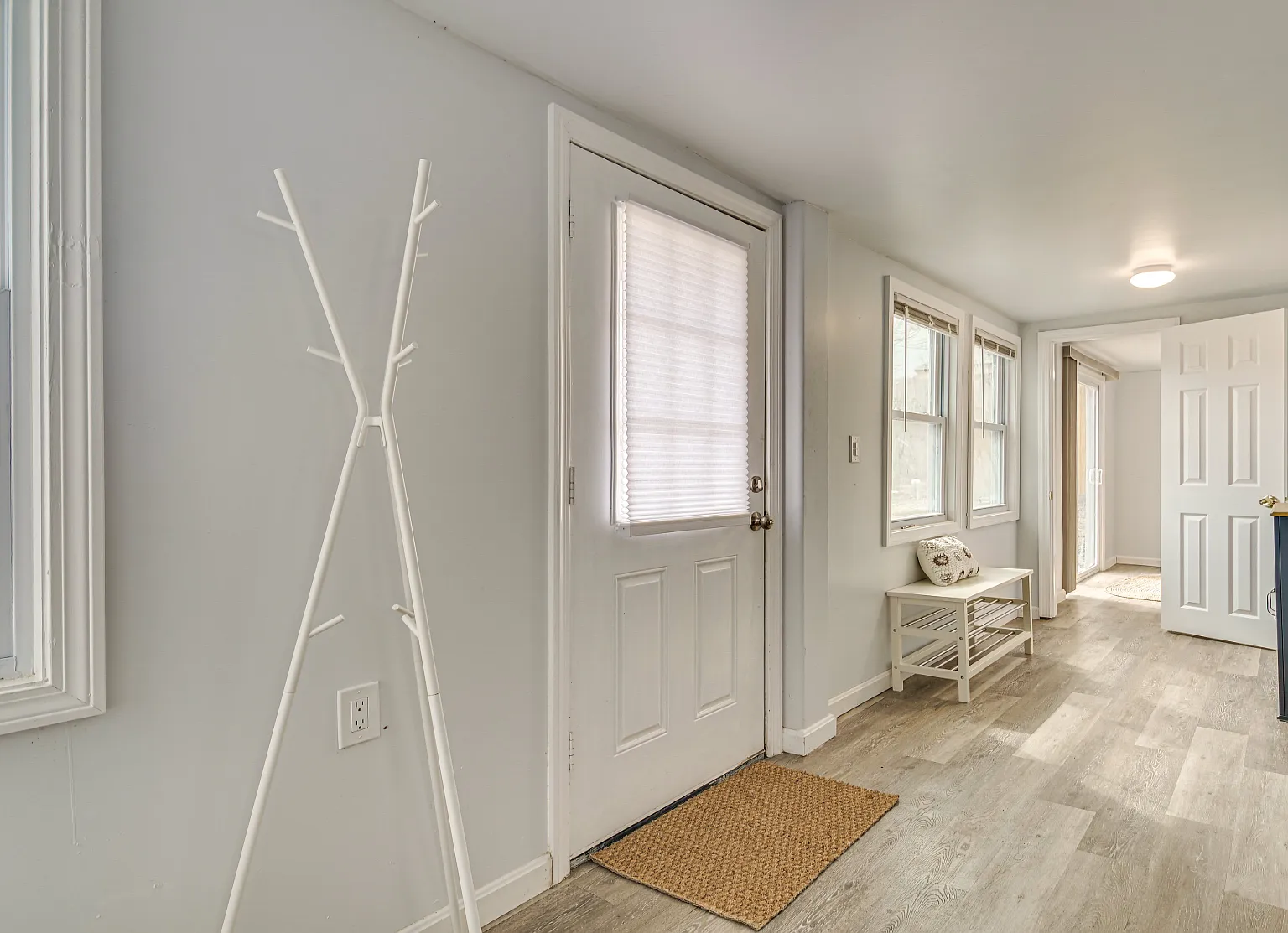 12 Glen Ledge Rd — Photo 2
