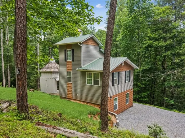 375 Deerfield Dr, Dahlonega, GA 30533