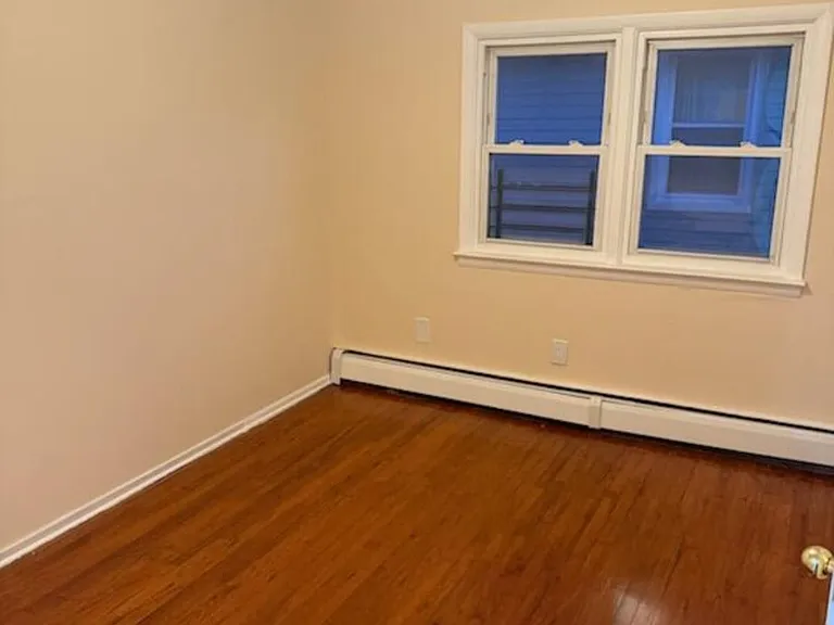 144 Farmers Blvd #2 — Photo 9