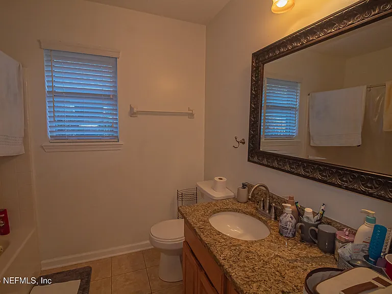 8146 Leafcrest Dr — Photo 15