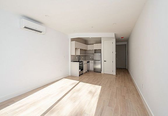 5th image of 582 E 138th St #B2