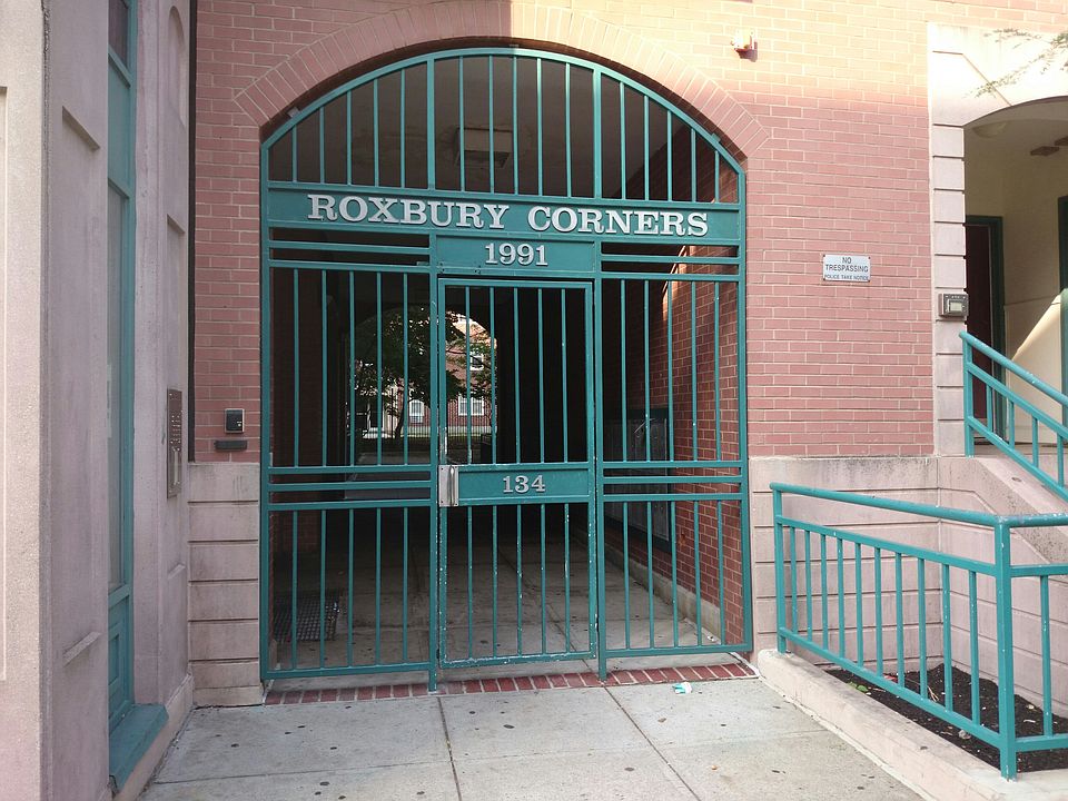 2nd image of 134 Northampton St APT B