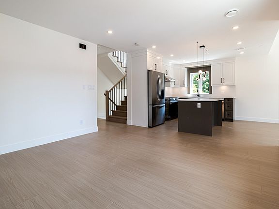 3rd image of 1108 Magee St